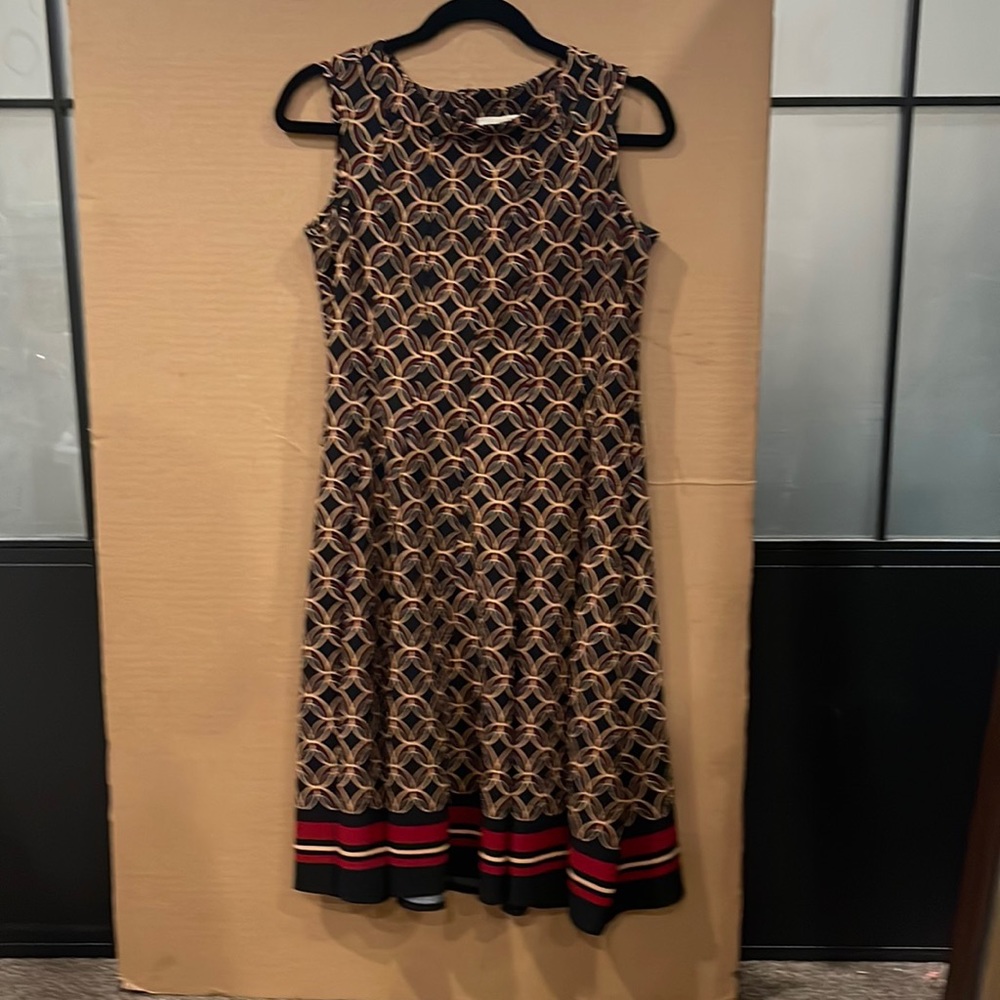 Multi color short sleeve dress.